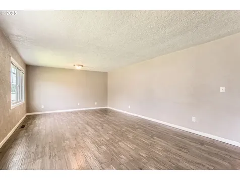7508 SE Ogden Street Portland OR 97206