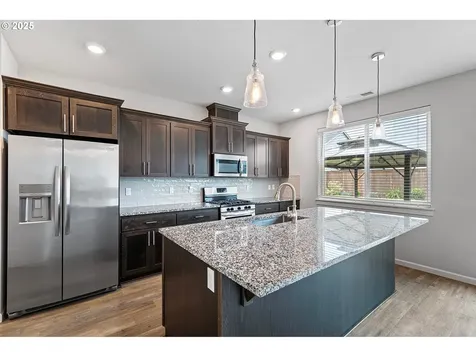 1404 Farmington Drive Junction City OR 97448
