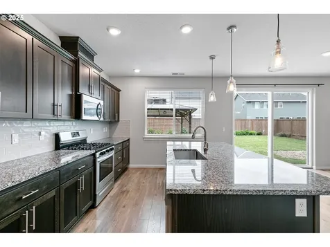 1404 Farmington Drive Junction City OR 97448