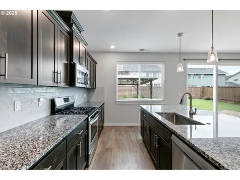 1404 Farmington Drive Junction City OR 97448