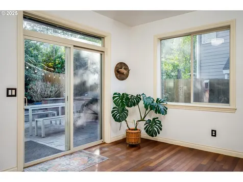 9453 SW 62nd Drive Portland OR 97219