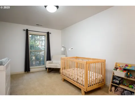 9453 SW 62nd Drive Portland OR 97219