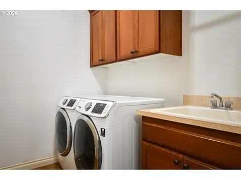 9453 SW 62nd Drive Portland OR 97219