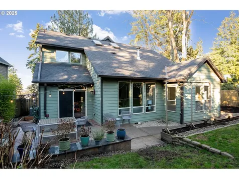 9453 SW 62nd Drive Portland OR 97219