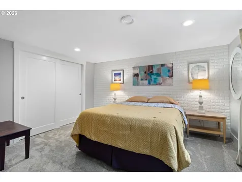 10644 NE Russell Court Portland OR 97220