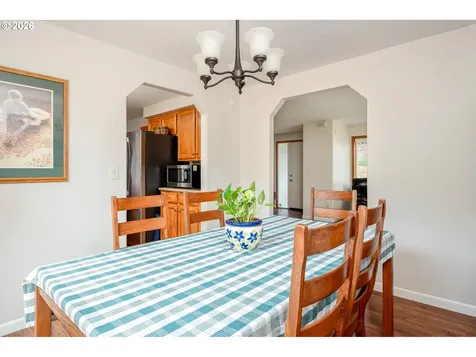 11240 SE Cranberry Loop Clackamas OR 97015