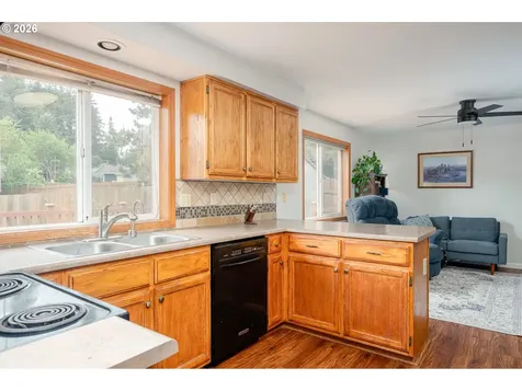 11240 SE Cranberry Loop Clackamas OR 97015