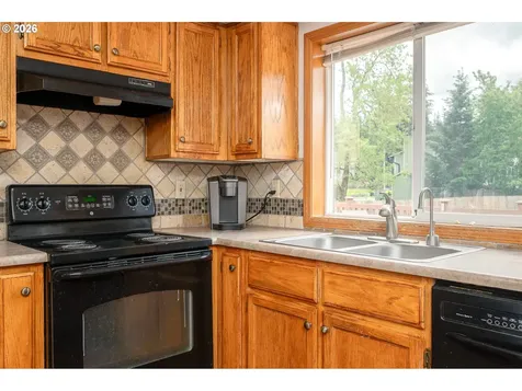 11240 SE Cranberry Loop Clackamas OR 97015