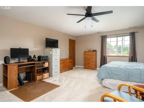 11240 SE Cranberry Loop Clackamas OR 97015
