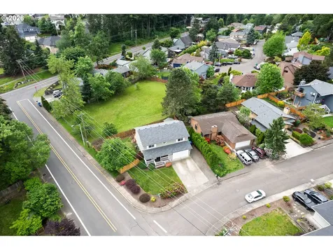 11240 SE Cranberry Loop Clackamas OR 97015