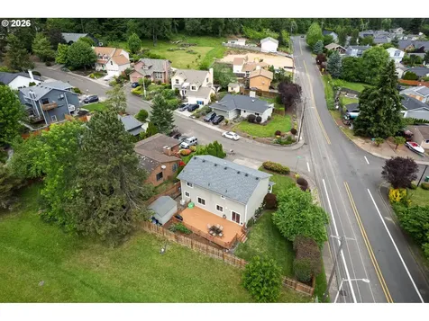 11240 SE Cranberry Loop Clackamas OR 97015