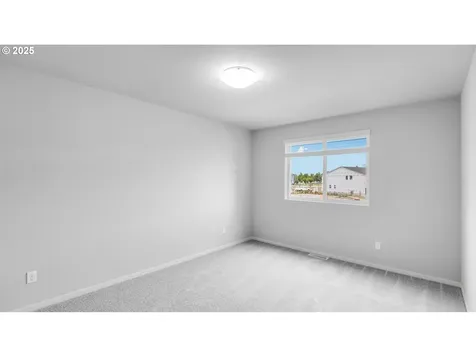 2255 Sawtelle Drive Woodburn OR 97071