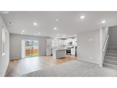 2255 Sawtelle Drive Woodburn OR 97071