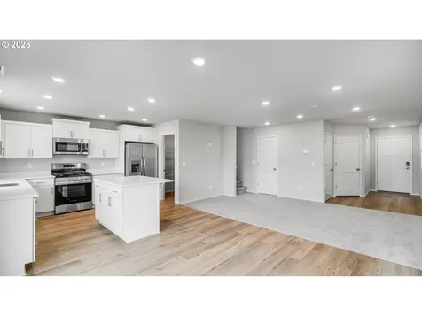 2255 Sawtelle Drive Woodburn OR 97071