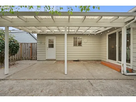 1860 SW Wynwood Avenue Portland OR 97225