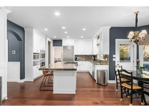 7717 NW Blue Pointe Lane Portland OR 97229