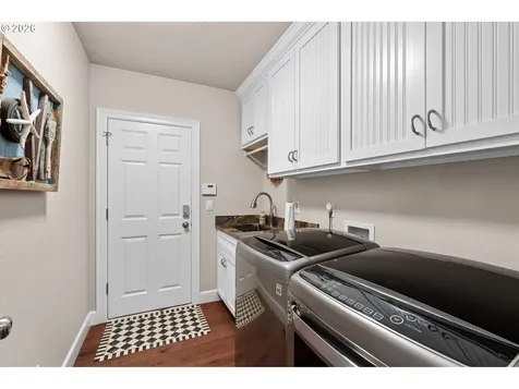 7717 NW Blue Pointe Lane Portland OR 97229