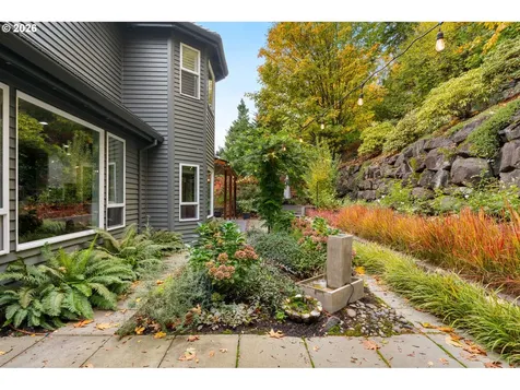 7717 NW Blue Pointe Lane Portland OR 97229