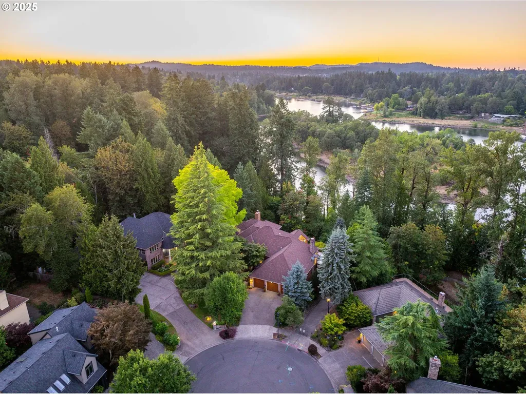 18225 River Edge Court Lake Oswego OR 97034