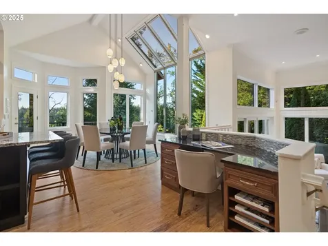 18225 River Edge Court Lake Oswego OR 97034