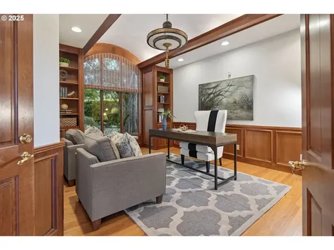 18225 River Edge Court Lake Oswego OR 97034