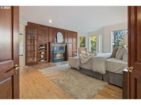 18225 River Edge Court Lake Oswego OR 97034