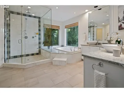 18225 River Edge Court Lake Oswego OR 97034