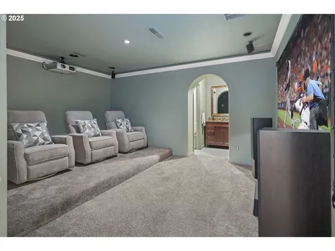 18225 River Edge Court Lake Oswego OR 97034