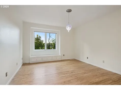 18225 River Edge Court Lake Oswego OR 97034