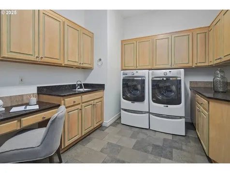 18225 River Edge Court Lake Oswego OR 97034