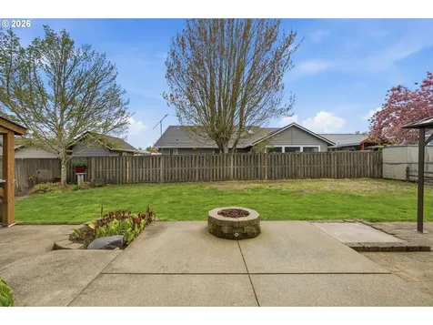 2340 SW Howard Drive Mcminnville OR 97128