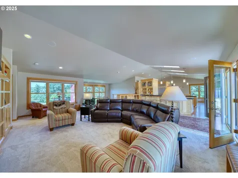 22732 NW Gillihan Road Portland OR 97231