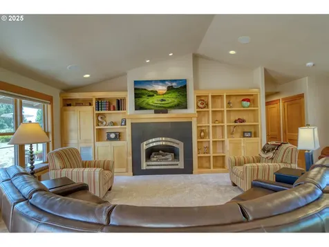 22732 NW Gillihan Road Portland OR 97231