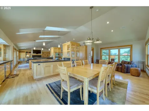 22732 NW Gillihan Road Portland OR 97231