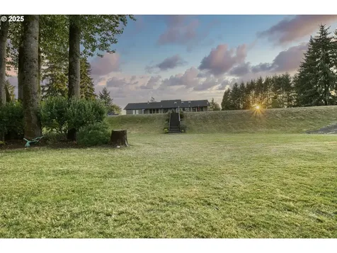 22732 NW Gillihan Road Portland OR 97231
