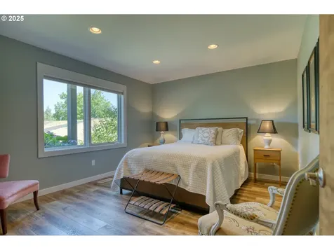22732 NW Gillihan Road Portland OR 97231