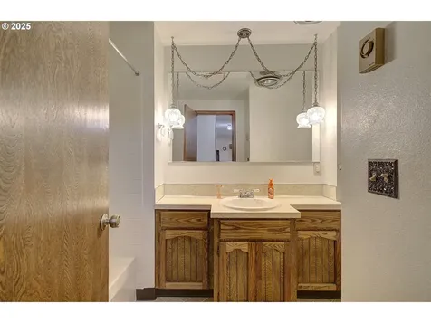 3309 NW 151st Street Vancouver WA 98685