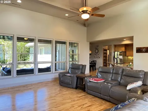 7 Fawn Ridge Lane Florence OR 97439