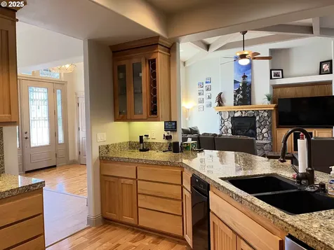 7 Fawn Ridge Lane Florence OR 97439