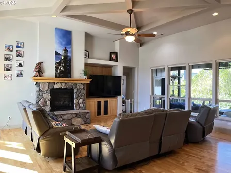 7 Fawn Ridge Lane Florence OR 97439