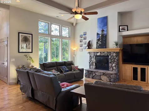 7 Fawn Ridge Lane Florence OR 97439