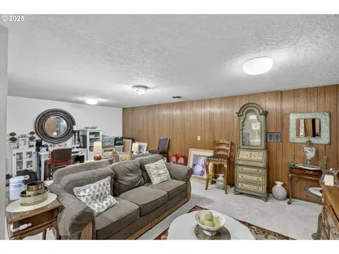 17840 SE Yamhill Street Portland OR 97233