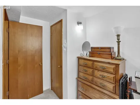 17840 SE Yamhill Street Portland OR 97233