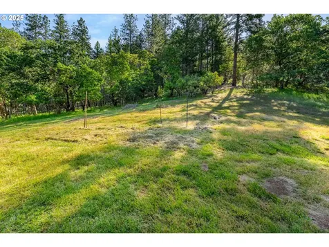 905 Summit Loop Grants Pass OR 97527