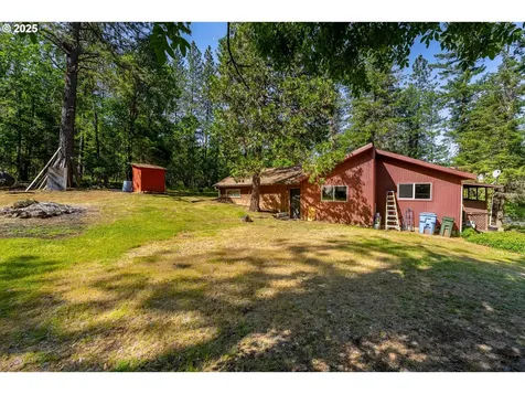 905 Summit Loop Grants Pass OR 97527