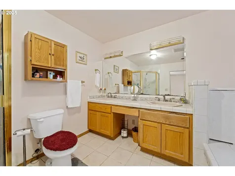 905 Summit Loop Grants Pass OR 97527
