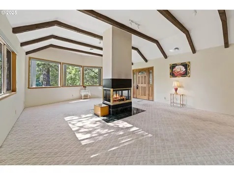 905 Summit Loop Grants Pass OR 97527