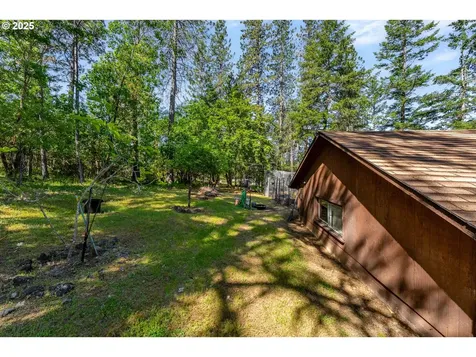 905 Summit Loop Grants Pass OR 97527