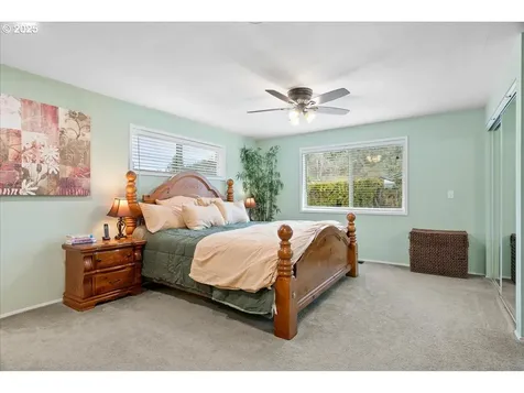 1233 S Water Street Silverton OR 97381