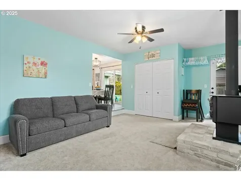 1233 S Water Street Silverton OR 97381